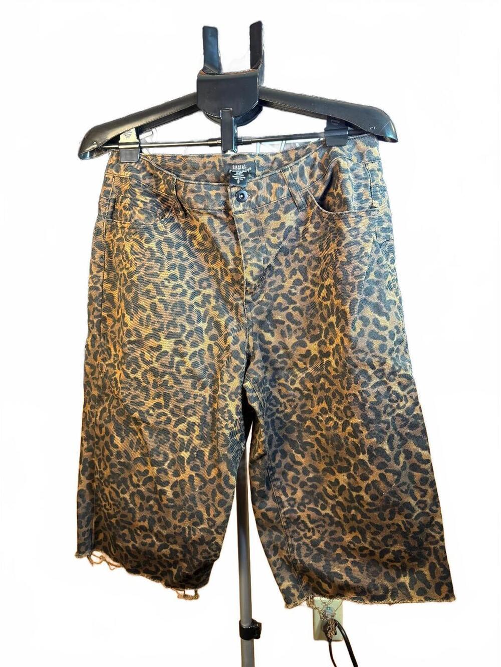 Hot Topic Social Collision Leopard Print old school Shorts sz 9 womens baggy